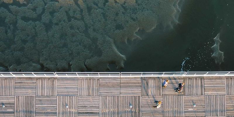 文化创意新视角：大唐屋屏风与壁画的叙事艺术及其在现代设计中的转译